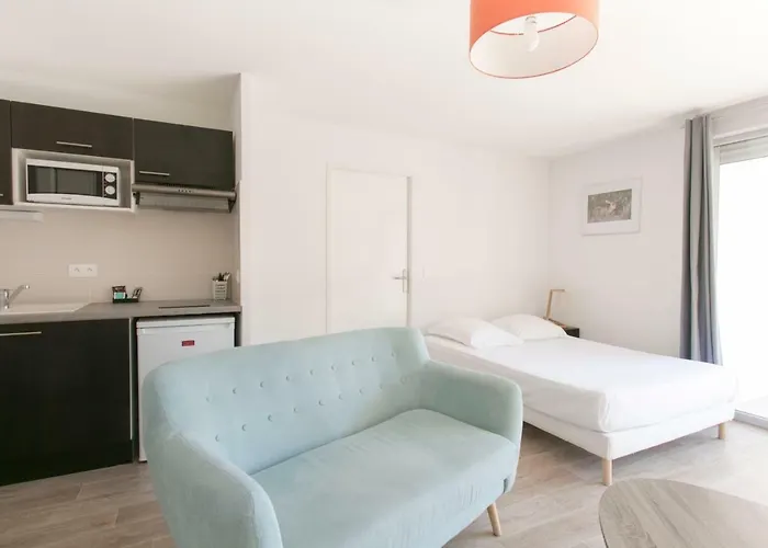 Zenao - Stella Ξενοδοχείο με διαμερίσματα Αλμπί