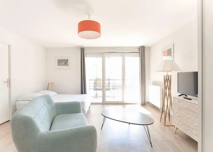 Ξενοδοχείο με διαμερίσματα Zenao - Stella Αλμπί